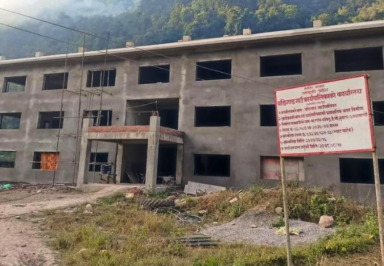 बडिगाड गाउँपालिकाको प्रशासनिक भवन निर्माण अन्तिम चरणमा !