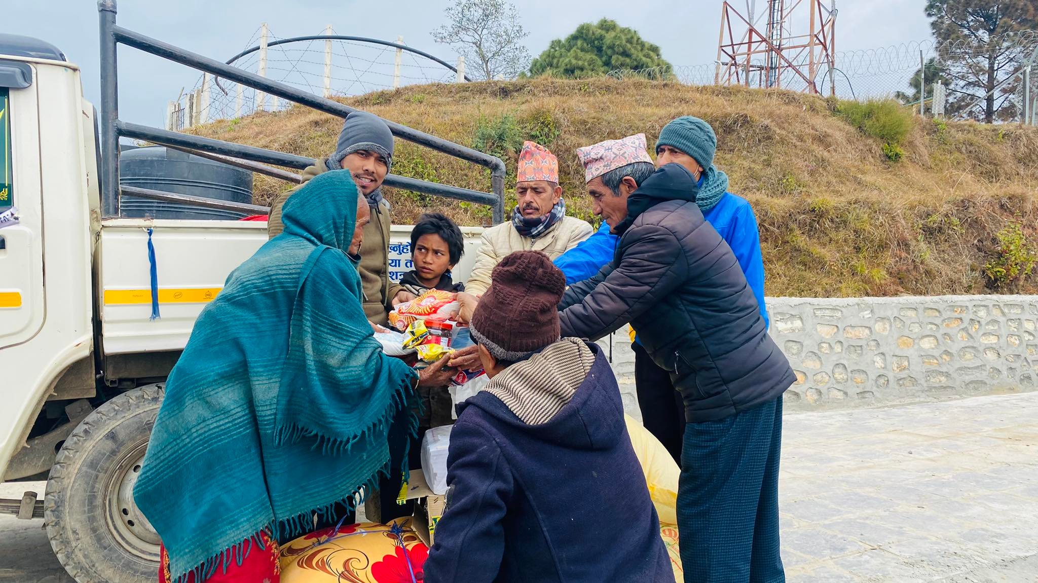 श्रीमान र छोरा बितेपछि बेसहारा मुसिकोटकी आमालाई सहयोग !