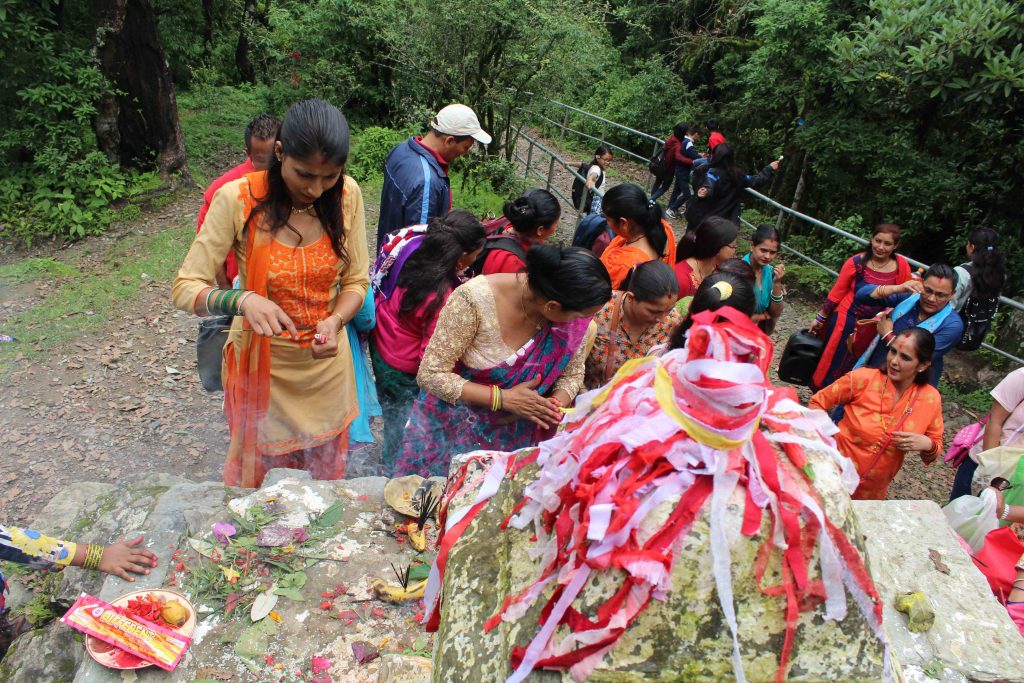 रेसुङ्गामा एक महिने साउने मेला सुरु