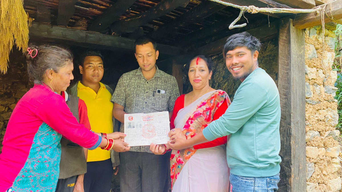 बडिगाडमा ओडारमा बस्ने जुना दमाईको परिवारलाई थापाले कनिदिएि घडेरी