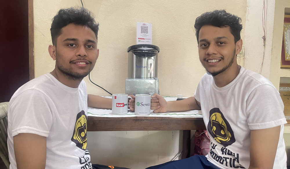 गुल्मीका जुम्ल्याहा दाजुभाई लवकुशले बनाए मान्छे नभएपनि चिया बेच्ने मेसिन
