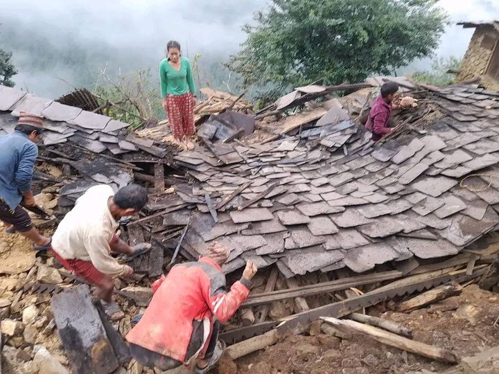 बडिगाडमा पहिरोले एक घर पुरियो