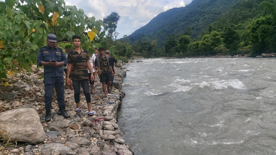 बडिगाड नदीमा हाम फालेर एक युवक बेपत्ता