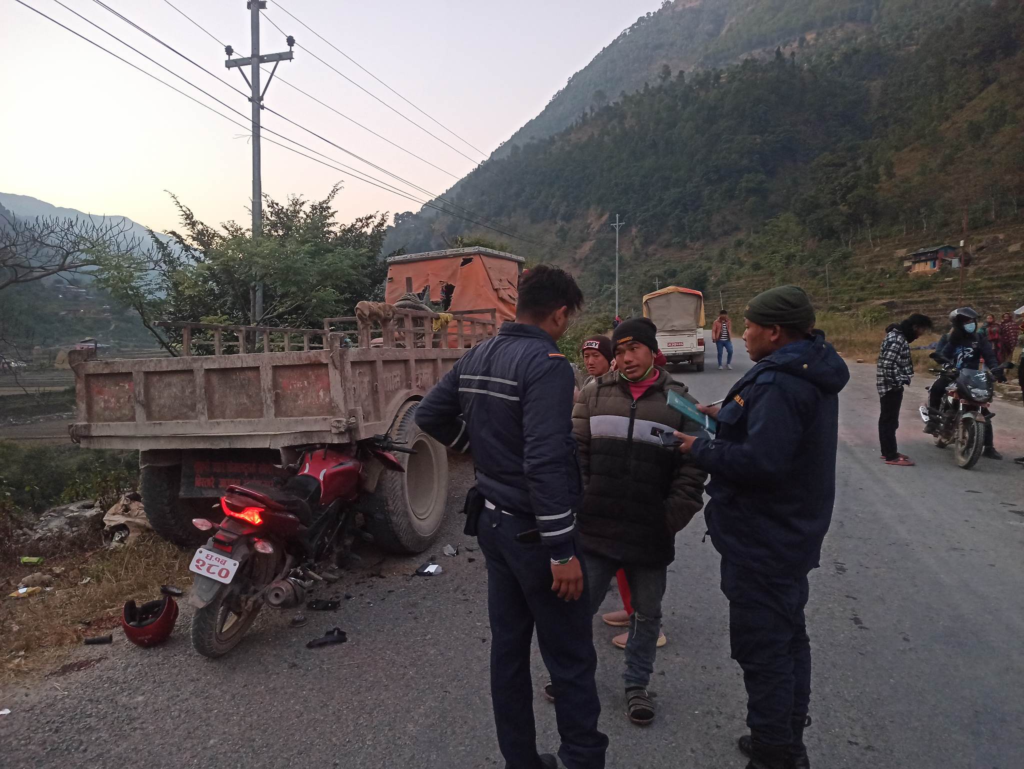 बडिगाडमा मोटरसाइकल दुर्घटना हुँदा वडा सदस्य घाइते