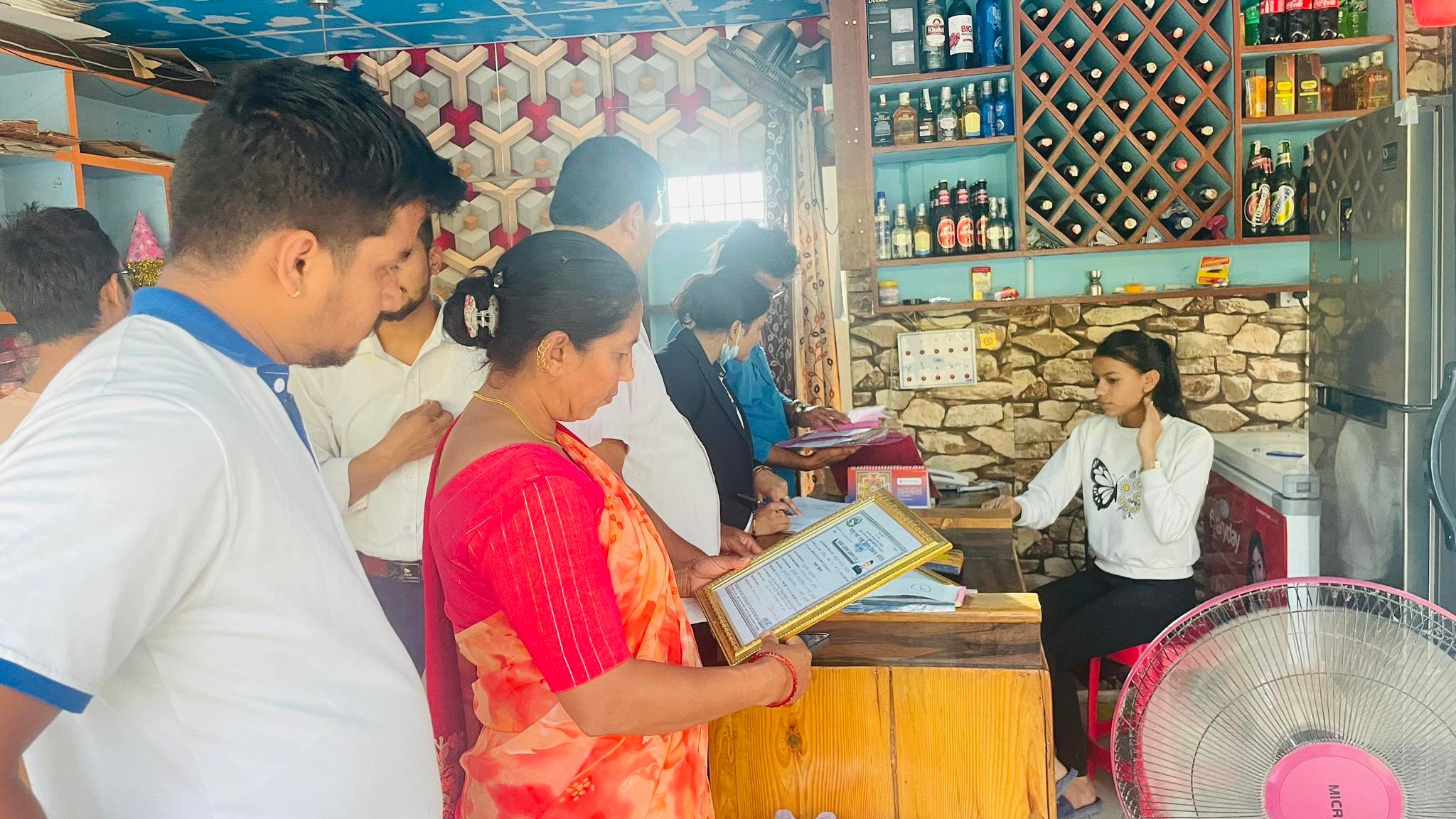 मुसिकोट नगरपालिकाले मापदण्ड पुरा नगर्ने व्यवसायीलाई जरिवाना तिरायो