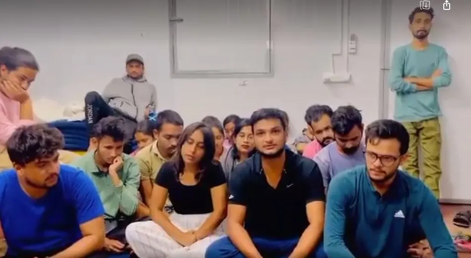 उद्धारको पर्खाइमा रहेका नेपालीको गुनासो- ‘दूतावासमा फोन गर्दा पैसा कस्ले तिर्छ भन्छन्’