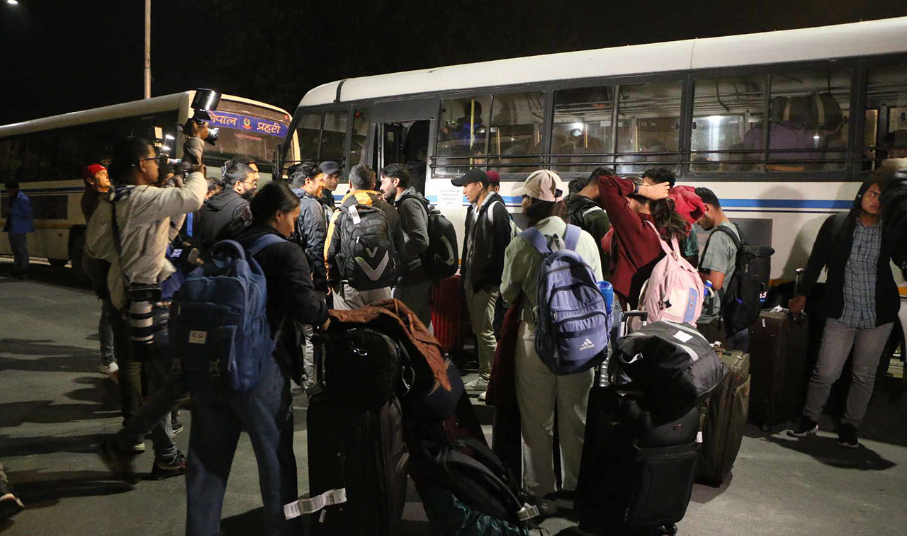 इजरायलबाट नेपालीको उद्धार : काठमाडौं उत्रिए २५४ जना