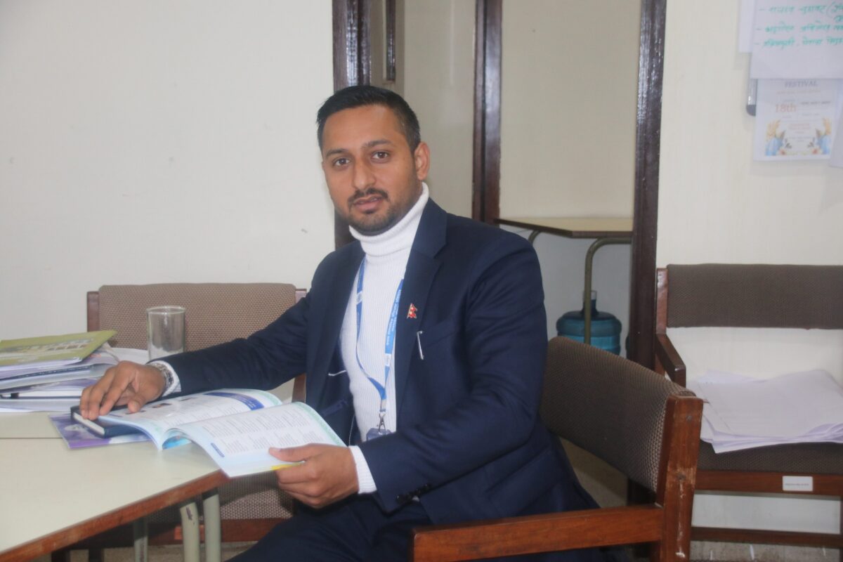 बडिगाडका हाकिमले लुकाए ऐनविपरीत गरिएको शिक्षक सरूवाको निर्णय