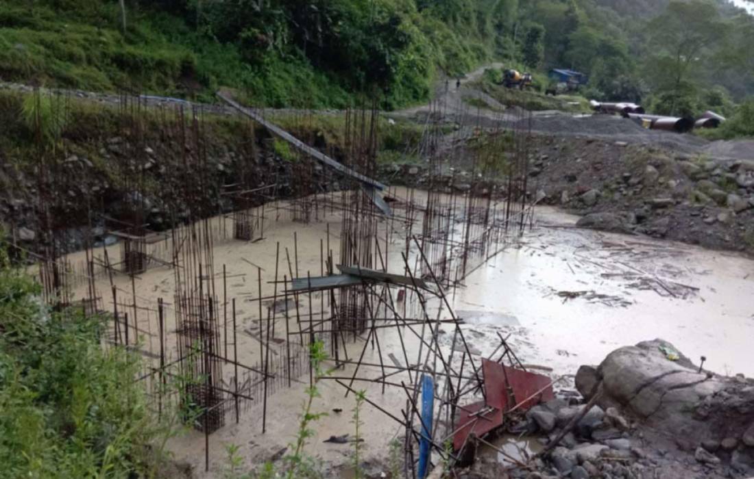 बाढीले बगाउँदा हाइड्रोमा कार्यरत २ जना बेपत्ता
