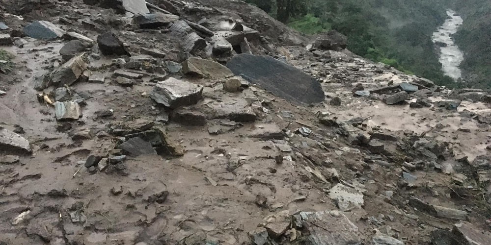 पहिरो खस्दा चार जना घाइते, दर्जनौँ पशु च्यापिए