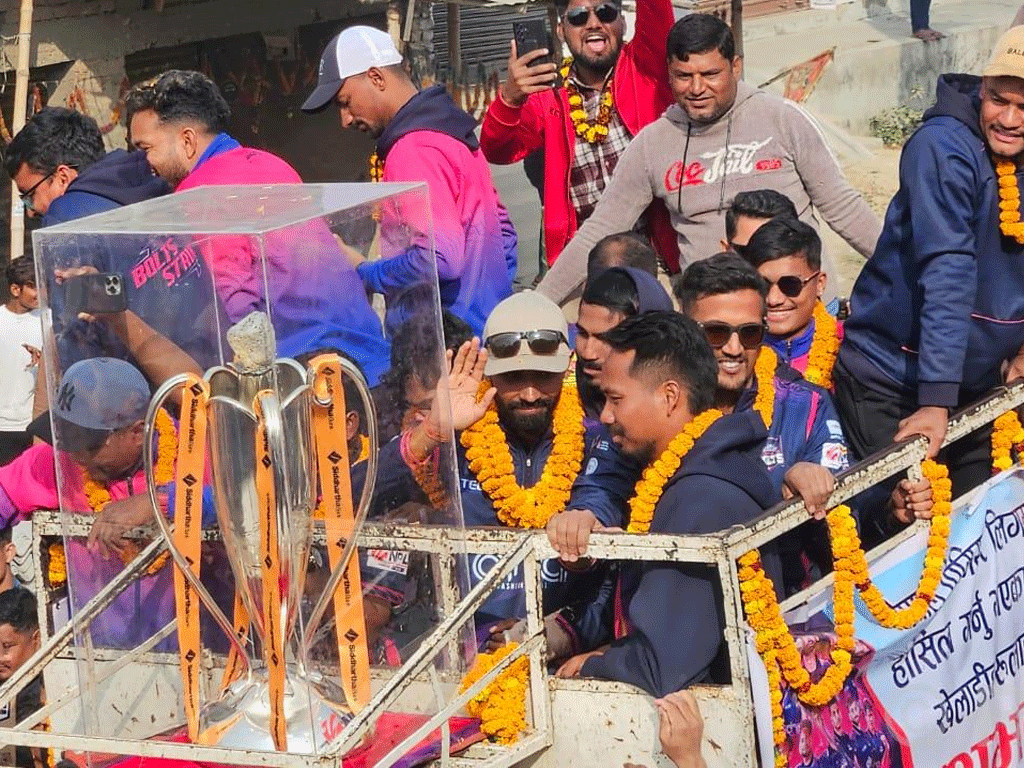 एनपीएल विजेता जनकपुर बोल्ट्सको महोत्तरीमा ‘ट्रफी परेड’