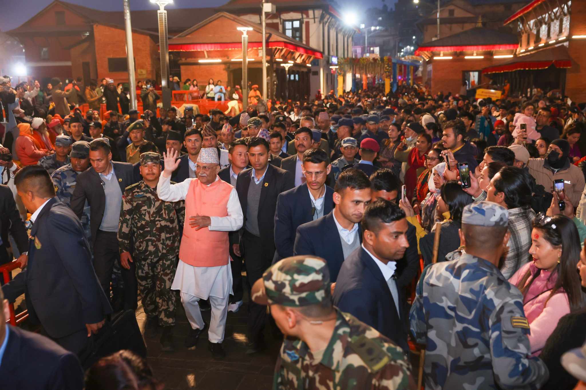 महाशिवरात्रीको पूर्व सन्ध्यामा प्रधानमन्त्री पशुपतिमा