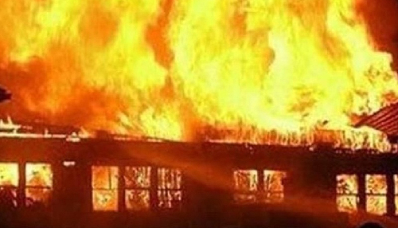 बागलुङमा आगलागी हुँदा एक घर जलेर नष्ट !