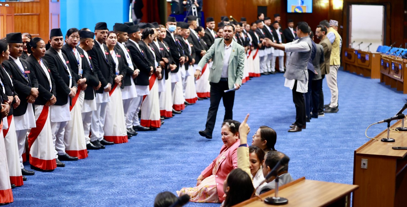 सभामुखले सुुनेनन् विपक्षीको आवाज : रास्वपाको नाराबाजी, राप्रपाको बहिष्कार