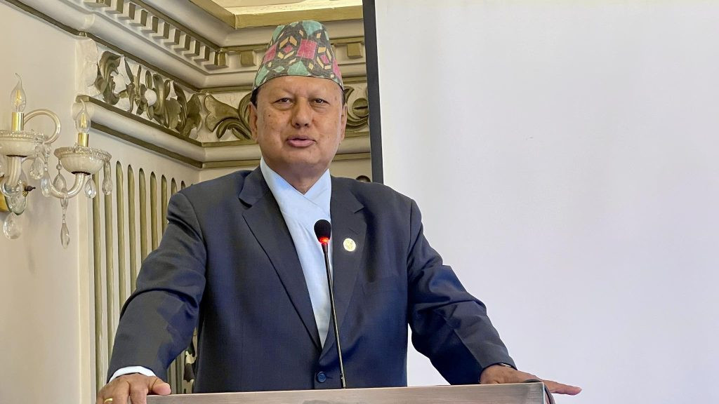 कांग्रेस बैठकमै गगनमाथि खनिए मोहन बस्नेत : हेरौंला, कोही सग्लो छैनन्