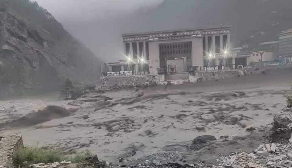 भारी वर्षा बिना कसरी आयो भोटेकोशीमा बाढी ?