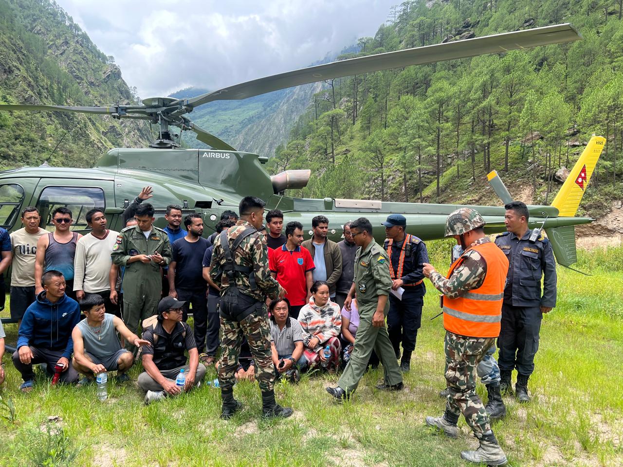 रसुवा बाढीमा फसेका ५० जनाको उद्धार