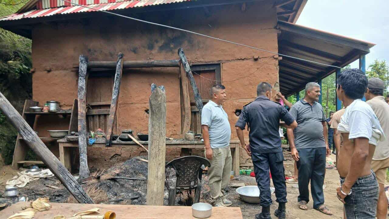 यी हुन् बेपत्ता एकै परिवारका १६ जना : खोजी कार्य जारी, अन्तिम ‘लोकेसन’ रामेछापको सिमन्दीछाप
