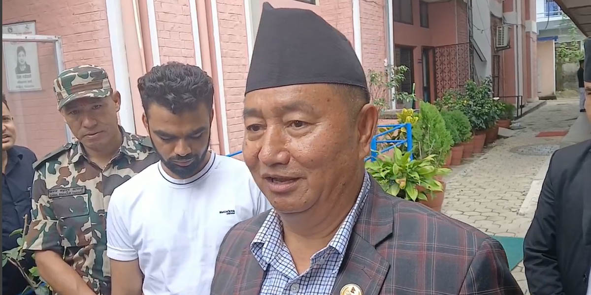 दलको नेताबाट हटाइएपछि मुख्यमन्त्री लामाले भने- प्रपञ्च रचियो, राजीनामा दिन्नँ