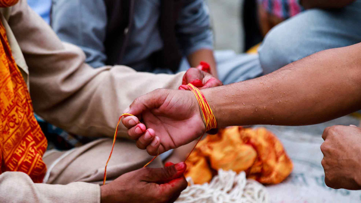 आज जनैपूर्णिमा, रक्षाबन्धन धारण गरेर मनाइँदै