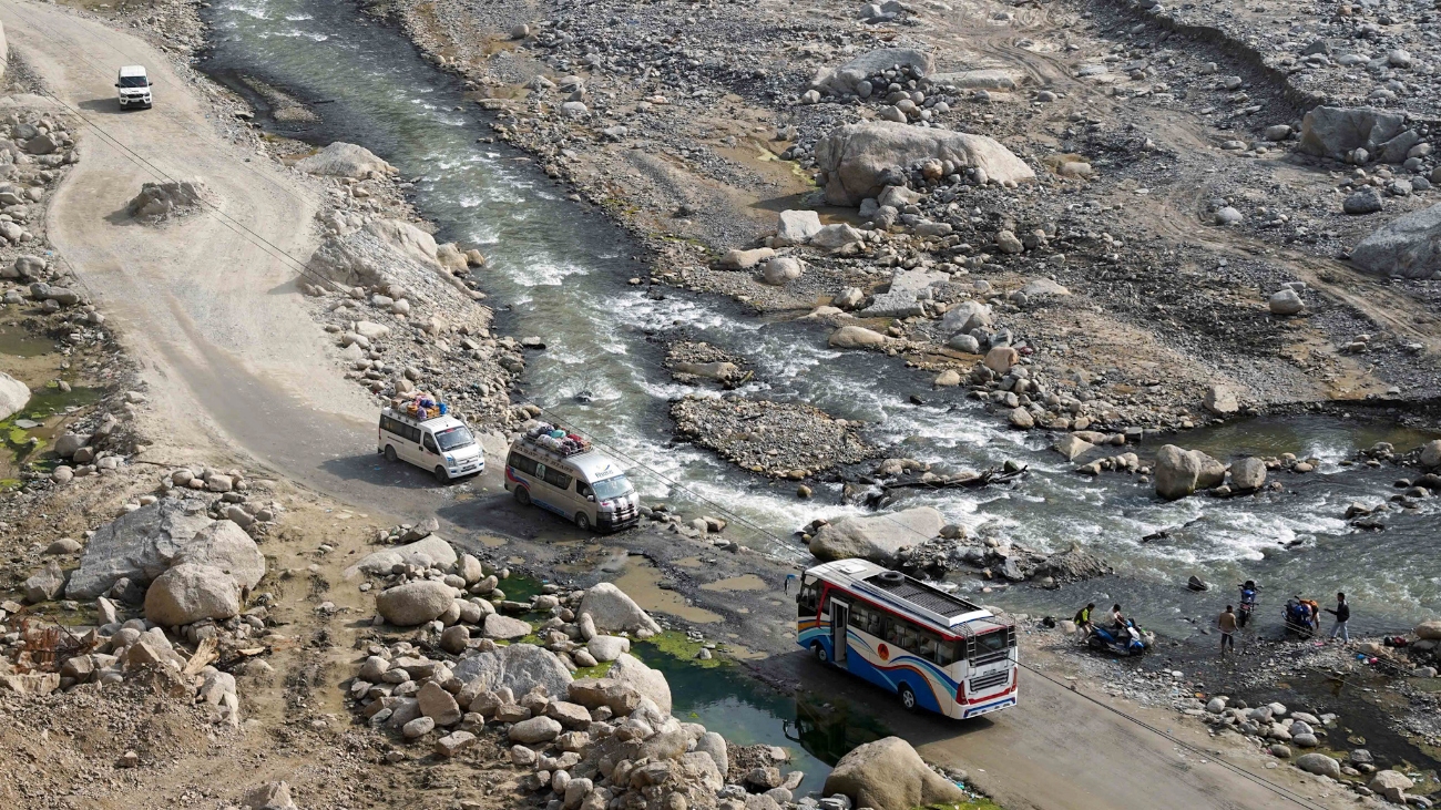बीपी राजमार्गमा राति गाडी चलाउन रोक