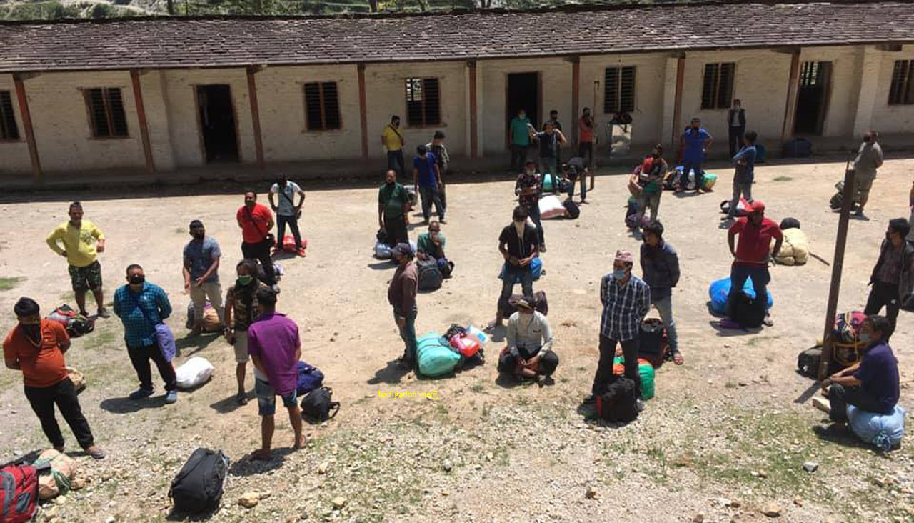 निसीमा भारतबाट आएका ४० जना क्वारेन्टाईनमा : स्थानियद्धारा खुलेर सहयोग !