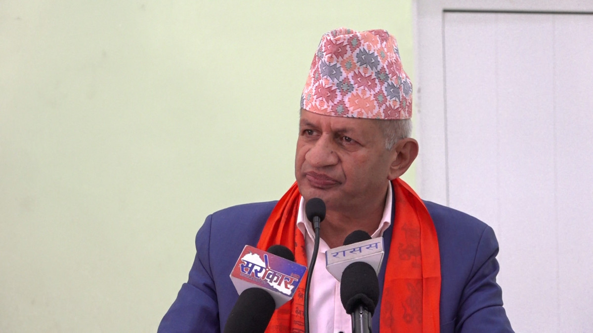 प्रदीप ज्ञवालीको टिप्पणी- ‘पदाधिकारी भएर आफ्नो वडासमेत जिताउन सक्दैनन्, कुरा चाहिँ ठूल्ठूला गर्छन्’