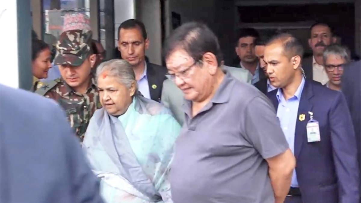 प्रधानमन्त्रीद्वारा तिलगंगा आँखा जाँच, सन्दुक रुइतले भने- बिरामी छाडेर मन्त्री बन्न जान्नँ