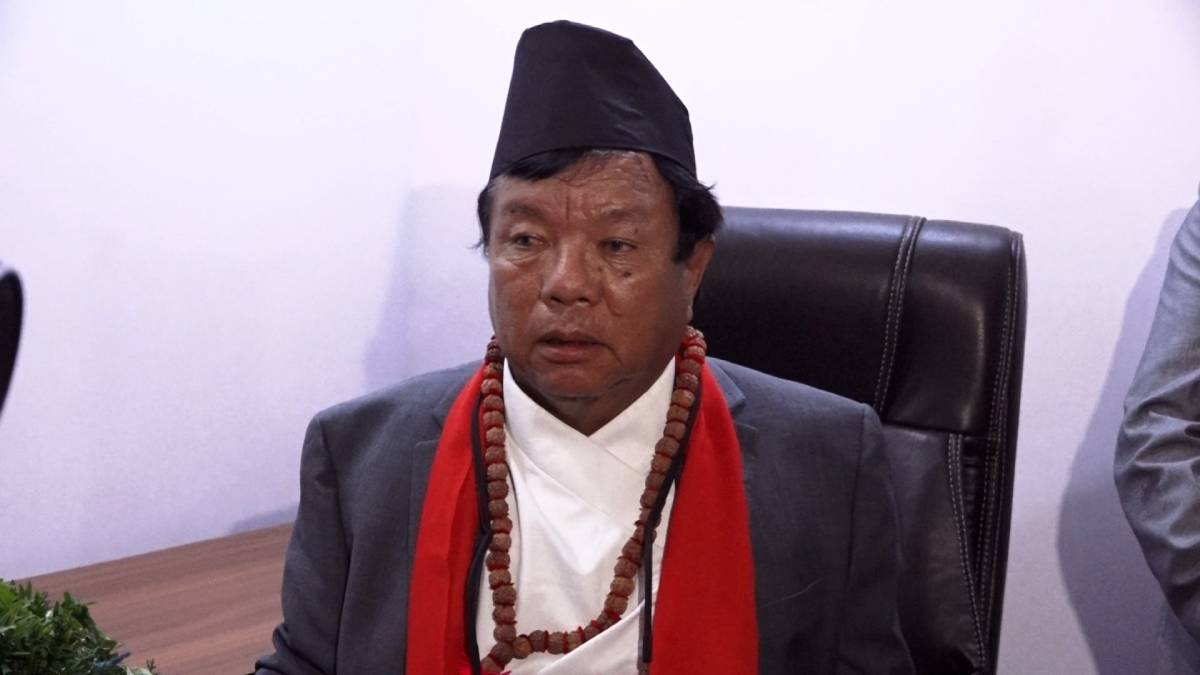 ओली कुटीको नक्सा पोस्ट गर्दै शिक्षामन्त्रीको व्यंग्य- ‘इन्जिनियरलाई कारबाही गर्नुपर्छ'