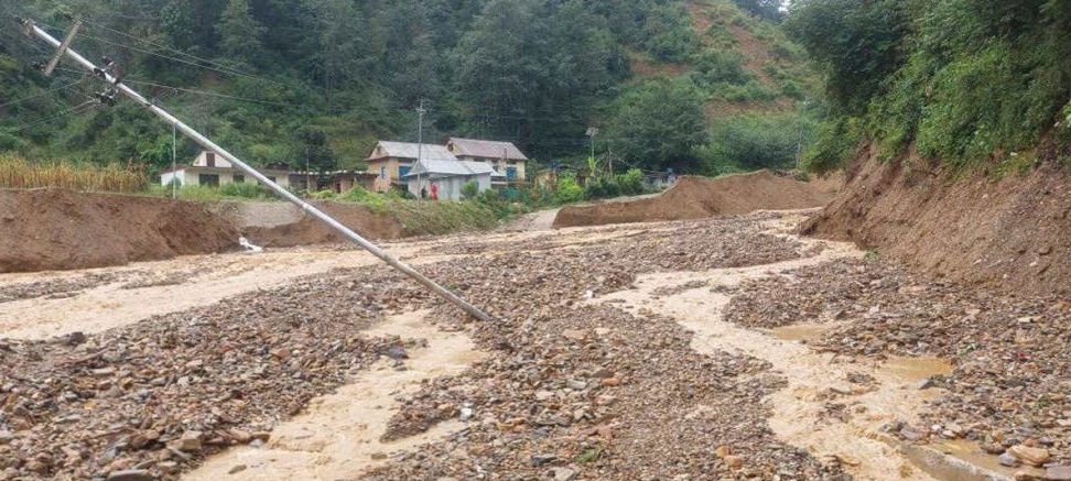 बाढीपहिरोबाट क्षति पुगेका सडक पुनर्निर्माणमा १२ अर्ब लाग्ने