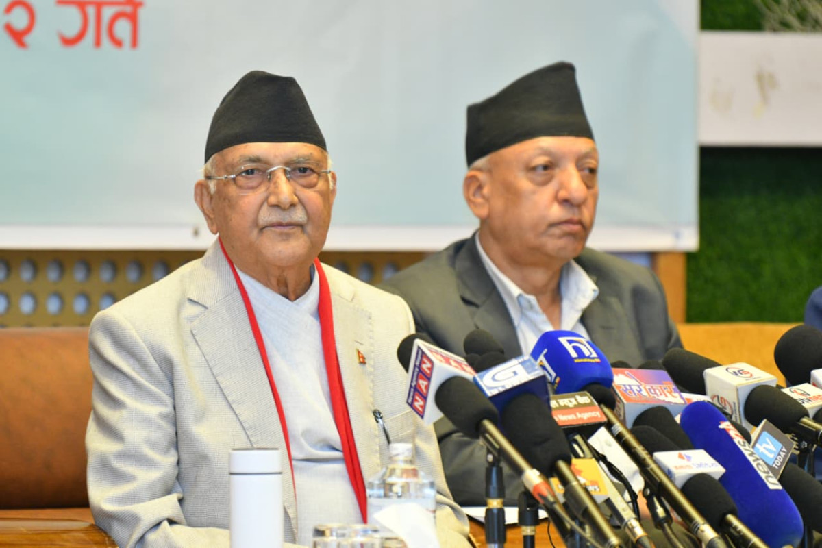 ओलीको प्रश्न- ८० वर्षको देउवालाई कुट्नु शोभनीय हो ?