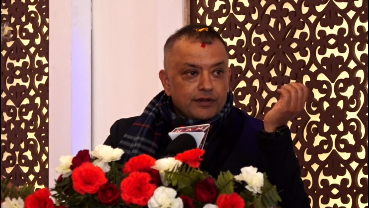 १५औं महाधिवेशनमा सभापतिमा प्रतिस्पर्धा गर्ने गगन थापाको घोषणा