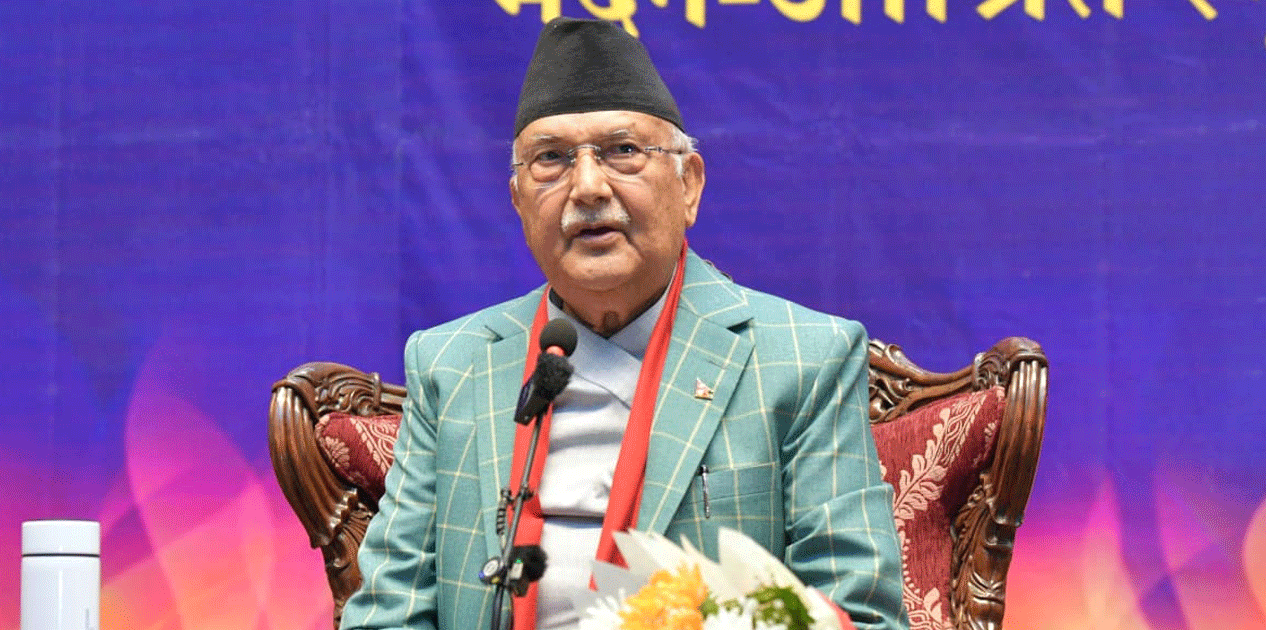 बाख्रा र कुखुराले मोर्चाबन्दी गरेर बाघको मुकाबिला गर्न सक्दैन : ओली