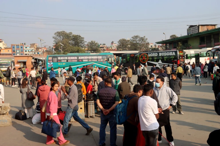 मतदान गर्न उपत्यकाबाट जिल्ला फर्कनेको संख्या बढ्दै