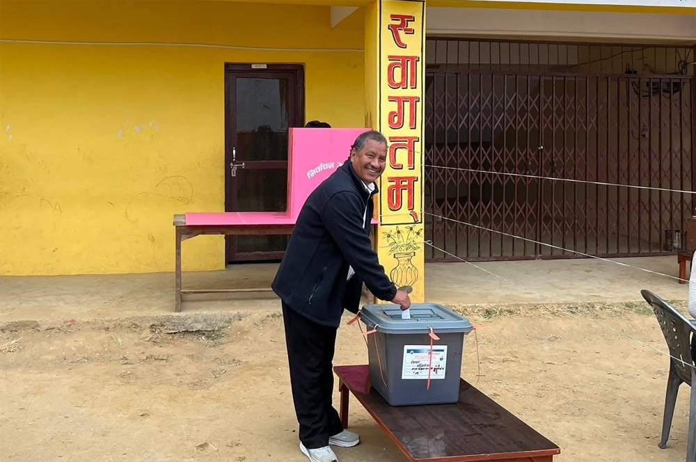 निर्वाचन बहिष्कार गर्दै आएका विप्लवले गरे मतदान