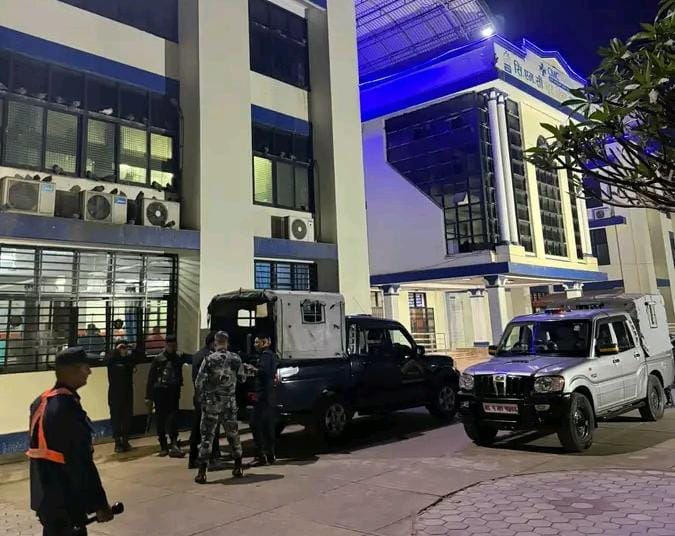 झगडा छुटाउन गएको प्रहरी टोलीमाथि नै आक्रमण भएपछि…
