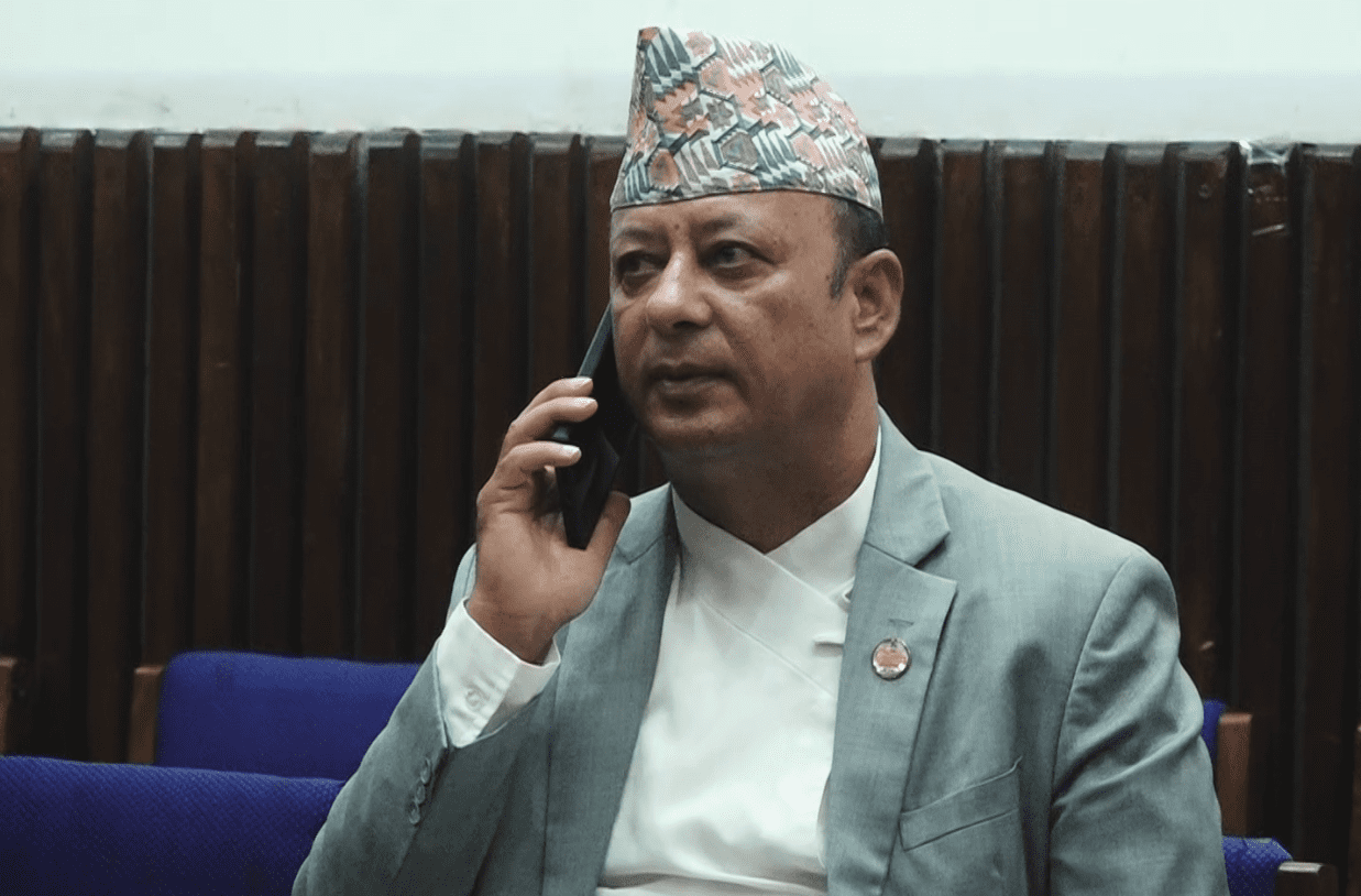 पूर्वऊर्जामन्त्री एवं कांग्रेस नेता दीपक खड्का पक्राउ
