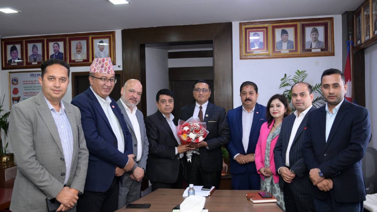 निजी क्षेत्रलाई सहज वातावरण बनाउन घुस र लाइन अन्त्य गर्ने अर्थमन्त्रीको प्रतिबद्धता