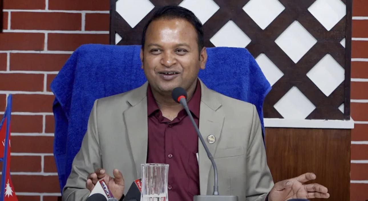 पदमुक्त भए श्रममन्त्री दीपककुमार शाह