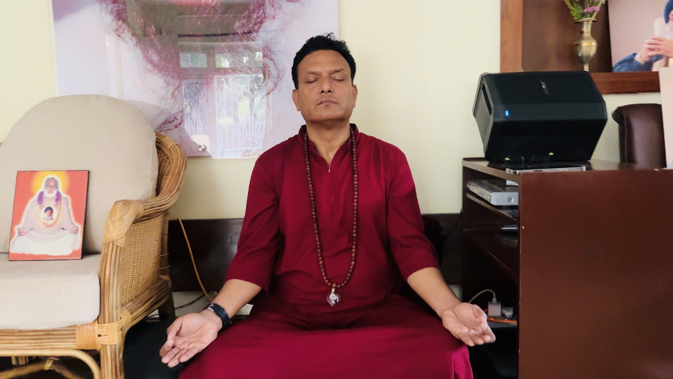 स्वामी ध्यान एकान्तले जापानमा ध्यान शिविर गर्दै