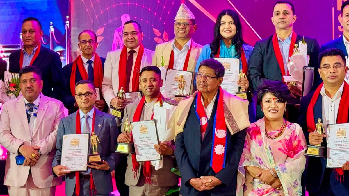 सोफा हब काठमाडौंका प्रबन्ध निर्देशक धरेल ‘कर्पोरेट एक्सिलेन्स अवार्ड’ बाट सम्मानित