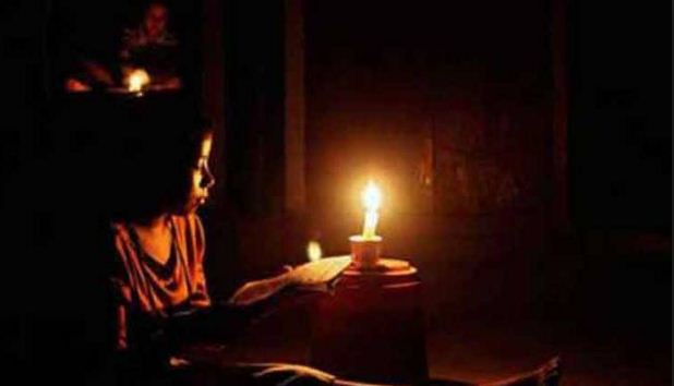 निसीखोलामा बाढीले विद्युत् आयोजनाको नहर भत्काउदा डेढ सय घरधुरी अन्धकारमा !