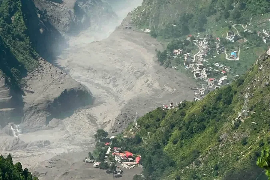 रसुवाको बाढी : विद्युत आपूर्ति बन्द, संचार सम्पर्कबिहिन
