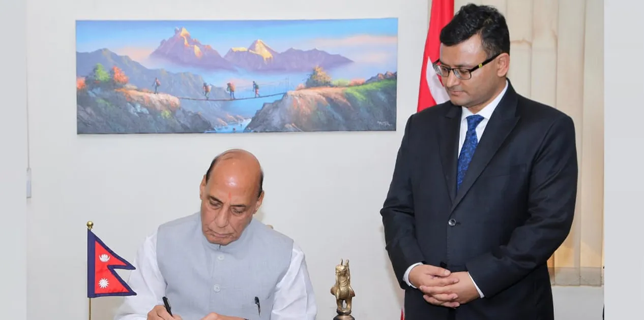 नेपालमा बाढीपछिको उद्धार र पुनर्स्थापनामा भारतको साथ रहने रक्षा मन्त्री सिंहको प्रतिबद्धता