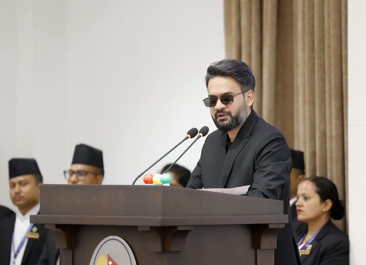 बाढीपीडितलाई भरोसा दिलाउँदै प्रधानमन्त्री बालेनले भने- विपत्तिमा विश्राम लिने छुट छैन, राहत र उद्धारमा कुनै कमी हुन दिँदैनौँ