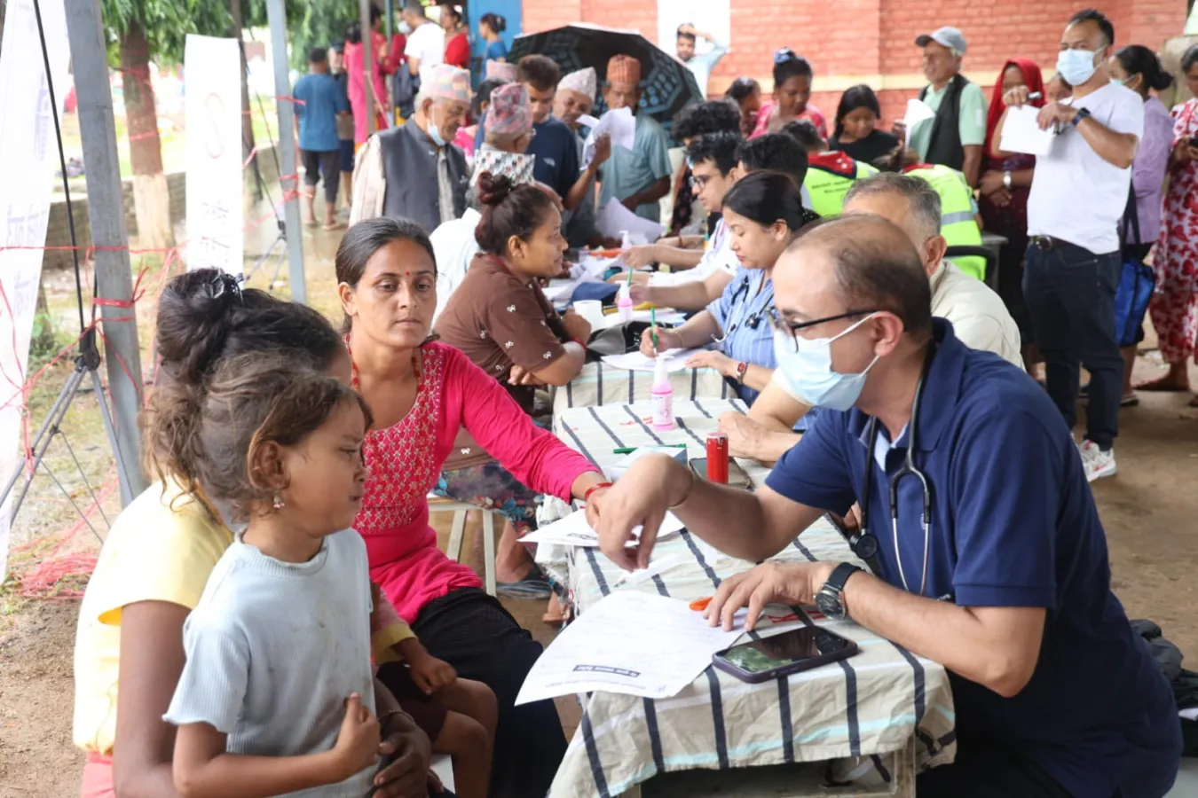 बाढीपीडित क्षेत्रमा केएमसीको निःशुल्क स्वास्थ्य शिविर