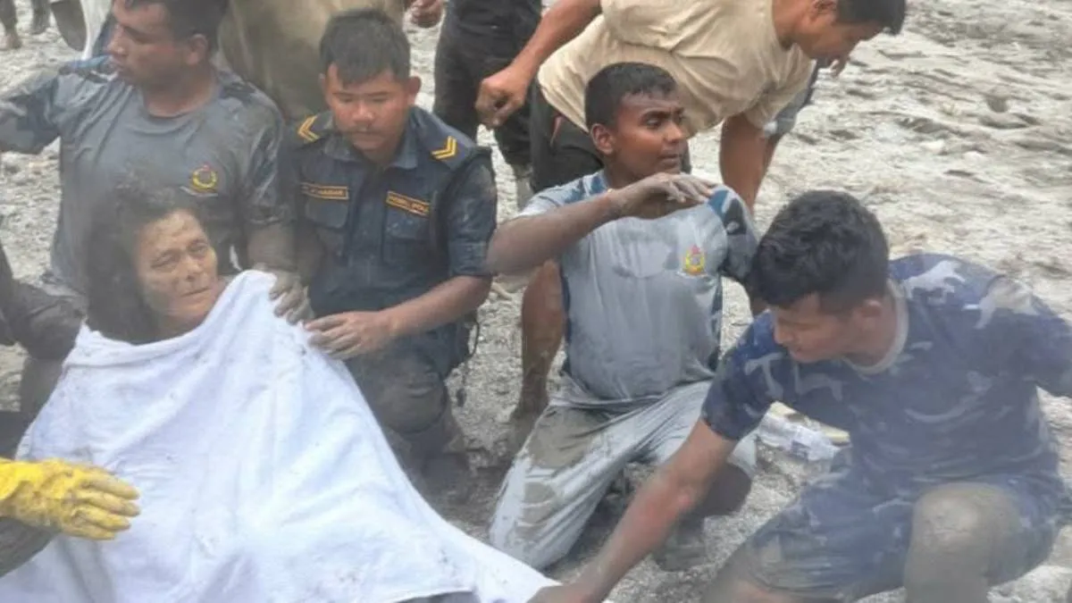एकपछि अर्को जीवित उद्धार, बेत्रावतीमा पुरिएको घरबाट पनि महिला भेटिइन्