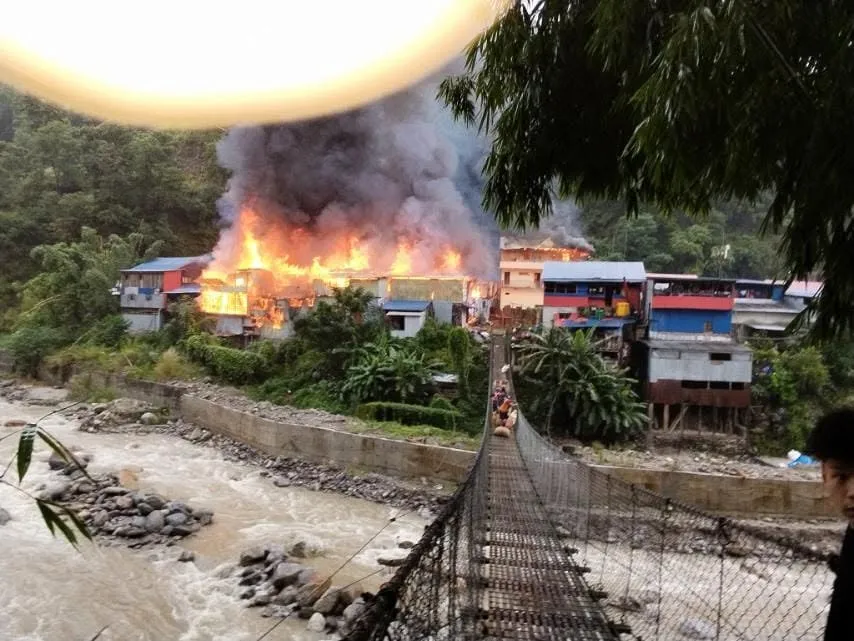 ताप्लेजुङको दोभान बजारमा आगलागी
