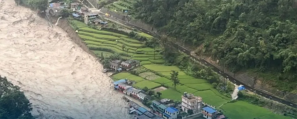 कालीगण्डकीको बाढीले पर्वतमा २५ घर बगायो, बाँकी घर पनि जोखिममा