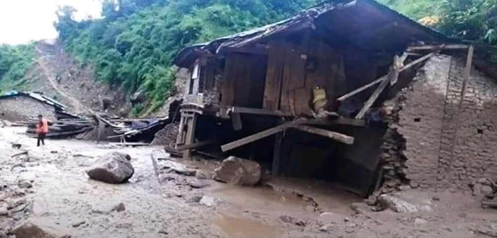 ढोरपाटन बाढीमा बेपत्ता भनिएकी बालिका शकुसल !